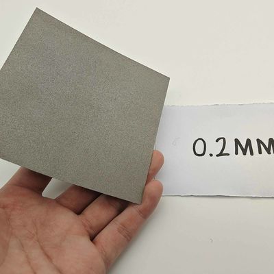 0.5mm-1mm ورق الفيلت التيتانيوم مسامية 50%-60% الفيلت الألياف المعدنية